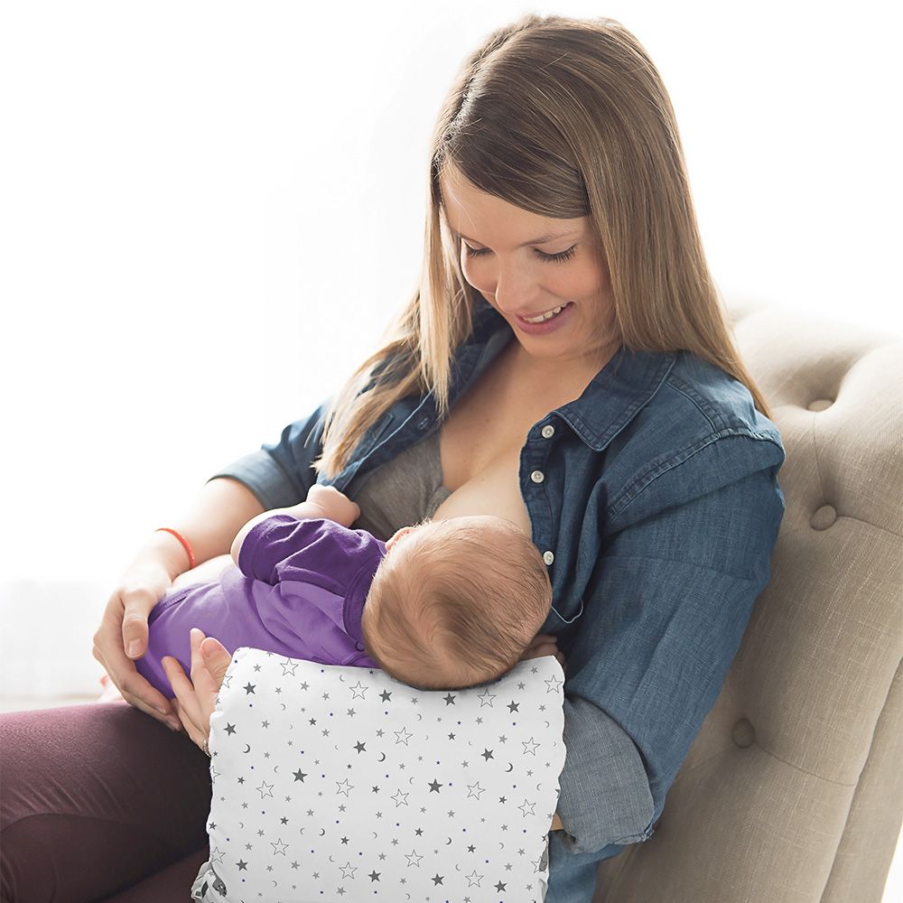 breastfeeding pillow cradle hold